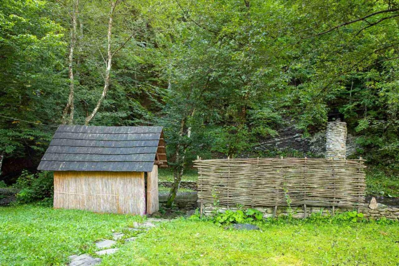 Хатина Біля Потока Villa Lumshory Exterior photo