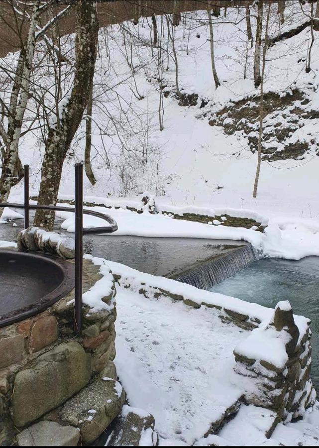 Хатина Біля Потока Villa Lumshory Exterior photo