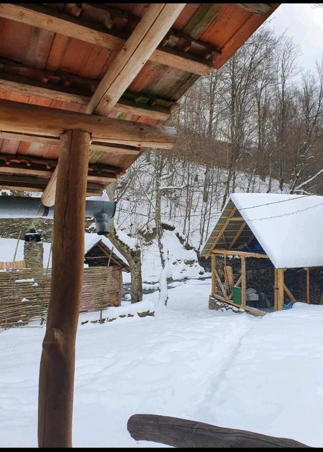 Хатина Біля Потока Villa Lumshory Exterior photo